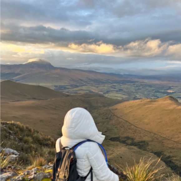 Meet your Posher, Ana - Picture 1 of 1